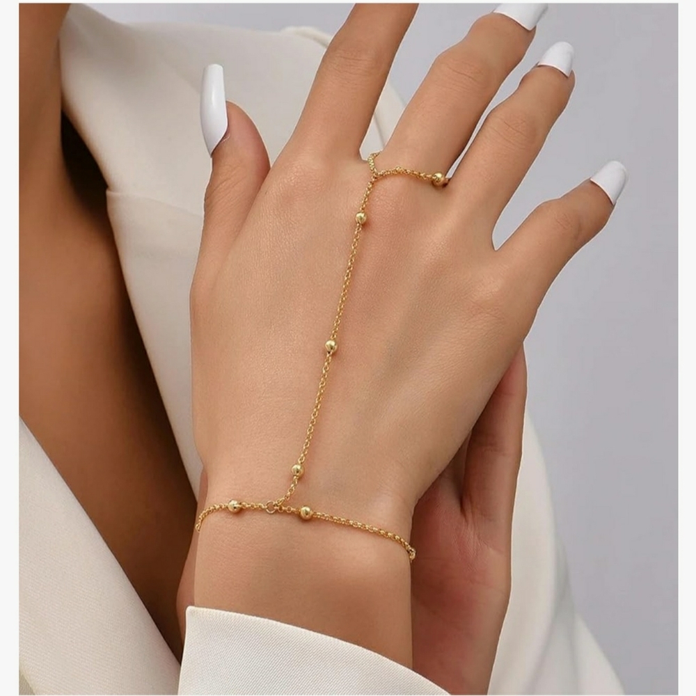 Goldtone NWOT Hand Chain Bracelet - O/S